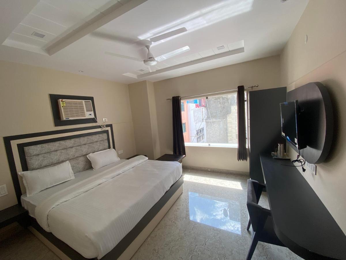 Hotel Blue Sky Haridwar Bagian luar foto