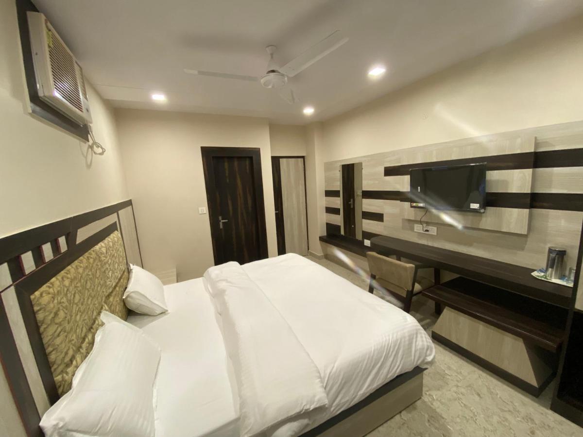 Hotel Blue Sky Haridwar Bagian luar foto