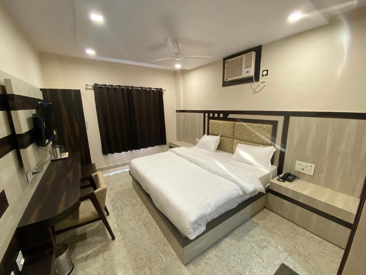 Hotel Blue Sky Haridwar Bagian luar foto